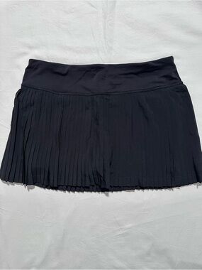 Lululemon Pleat To Street Skirt II Size 6 Black Lined $78